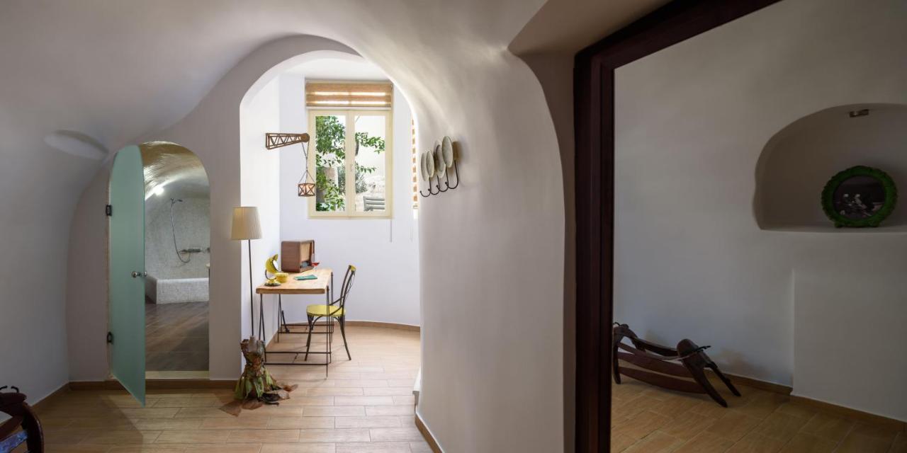 Suite Home Santorini Firá Buitenkant foto