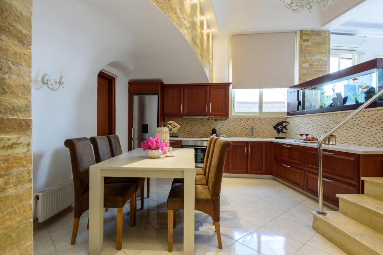 Suite Home Santorini Firá Buitenkant foto
